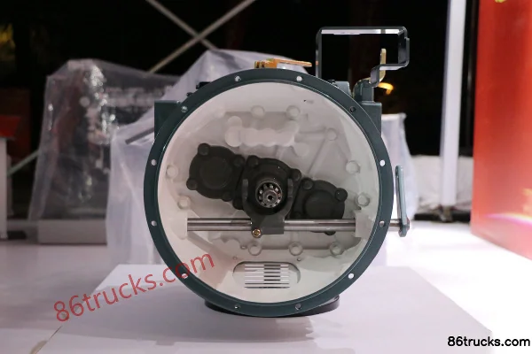 Sinotruk HW90510C2 10-Speed Manual Transmission Exterior (2) | 86Trucks