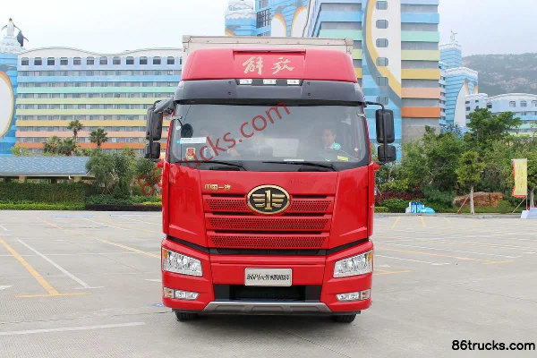 FAW Jiefang New J6P heavy truck 320hp 6X2(8 wheels) 9.6m van cargo truck (China VI) Exterior (2) | 86Trucks