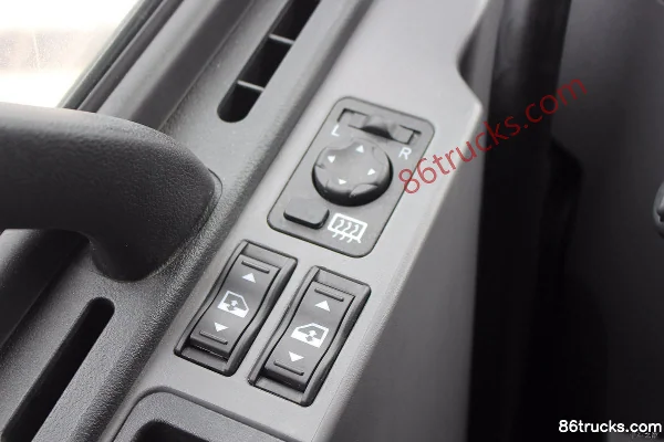 FAW Jiefang New J6P heavy truck 320hp 6X2(8 wheels) 9.6m van cargo truck (China VI) Cab (2) | 86Trucks