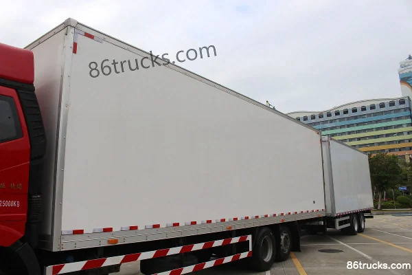 FAW Jiefang New J6P heavy truck 320hp 6X2(8 wheels) 9.6m van cargo truck (China VI) Body (1) | 86Trucks
