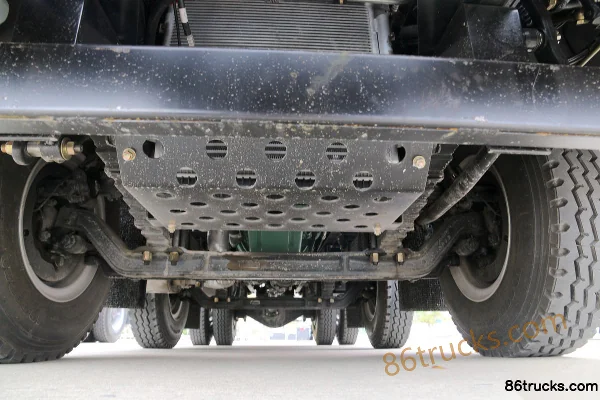 FAW Jiefang Qingdao Long V Édition pont étroit 220 ch 6X2(8 roues) 5,2 m camion benne Châssis (1) | 86Trucks