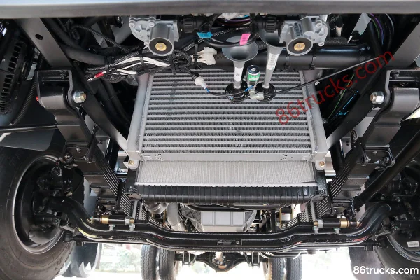 Sinotruk HOWO Hanjiang 170 hp 4X2(6 wheels) 4.1 m refrigerated truck (China VI) Chassis (1) | 86Trucks