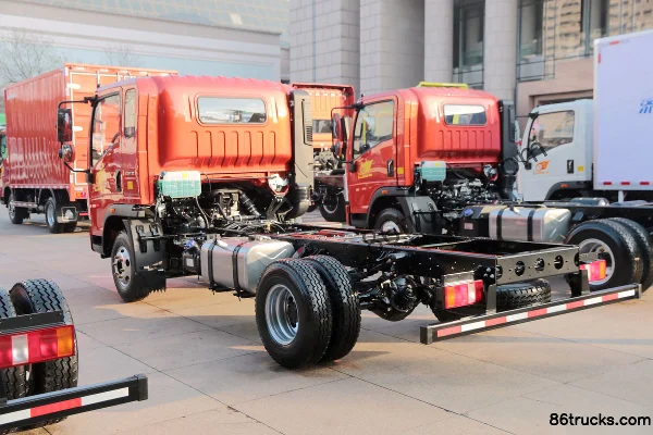 Sinotruk HOWO Hanjiang 160 ch 4X2(6 roues) châssis de camion léger cabine simple (China VI) Extérieur (3) | 86Trucks