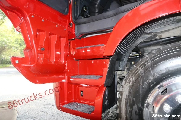 Foton Auman EST 6 Series Heavy Truck 430hp 6X4(10 wheels) LNG Tractor Truck Cab (3) | 86Trucks