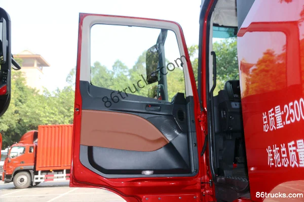 Foton Auman EST 6 Series Heavy Truck 430hp 6X4(10 wheels) LNG Tractor Truck Cab (1) | 86Trucks