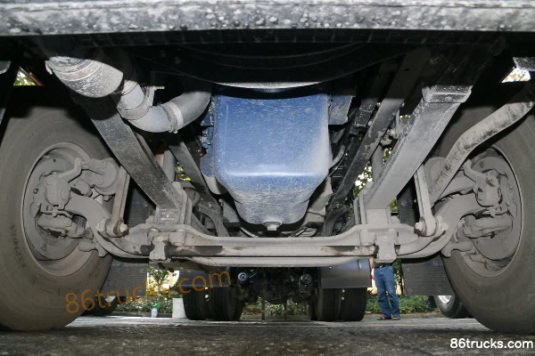 Foton Auman EST 6 Series Heavy Truck 430hp 6X4(10 wheels) LNG Tractor Truck Chassis (2) | 86Trucks