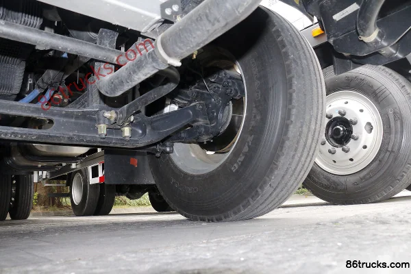 Foton Auman R Series 220 hp 4X2(6 wheels) Chick Transport Truck (Zhongdakai Brand) Chassis (2) | 86Trucks