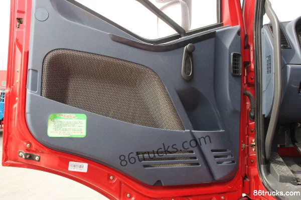 FAW Jiefang J6M Heavy Truck Standard Load 280hp 8X4(12 wheels) 9.5m Van Truck Cab (2) | 86Trucks