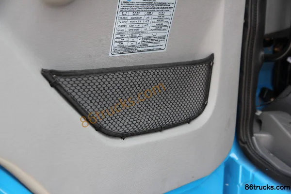 FAW Jiefang Junwei (J5K) Medium Truck 130hp 4X2(6 wheels) Flatbed Cargo Truck Cab (3) | 86Trucks