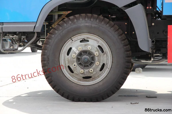 FAW Jiefang Junwei (J5K) Medium Truck 130hp 4X2(6 wheels) Flatbed Cargo Truck Chassis (2) | 86Trucks