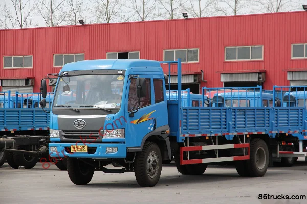FAW Jiefang Junwei (J5K) Medium Truck 130hp 4X2(6 wheels) Flatbed Cargo Truck Exterior (3) | 86Trucks