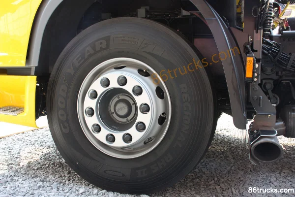 DAF XF Heavy Truck 340 hp 6X4(10 wheels) Tractor Truck (XF105) Chassis (1) | 86Trucks