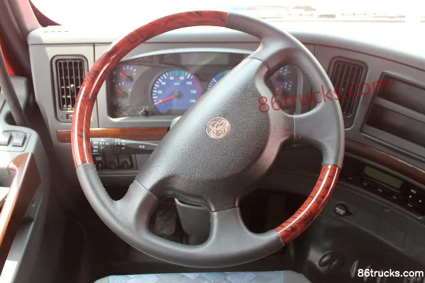 Dongfeng Liuqi Chenglong M7C Heavy Truck 450 hp 6X4(10 wheels) Tractor Truck (Cummins) (LZ4250) Cab (3) | 86Trucks