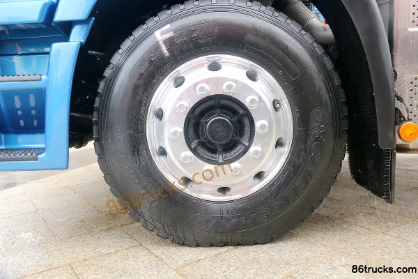SAIC Hongyan Genlyon C500 Heavy Truck Standard Load Edition 560 hp 6X4(10 wheels) Tractor Truck Chassis (1) | 86Trucks