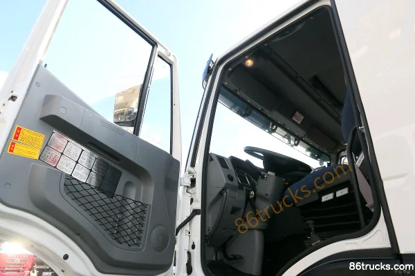 SAIC Hongyan King Kong M500 390 ch 6X4(10 roues) 5.6 m Camion benne LNG Cabine (2) | 86Trucks