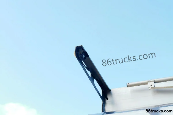 SAIC Hongyan GenlyonC500 camion lourd 430 ch 6X2(8 roues) tracteur routier Carrosserie (2) | 86Trucks