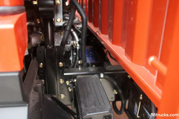 Feidi V6 série 190 ch 4X2(6 roues) 4,15 m monoplace grille camion léger (China VI) Châssis (1) | 86Trucks