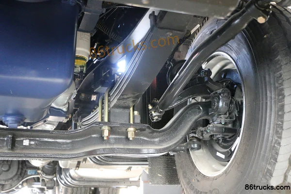 Dayun Nouveau N8E camion lourd type standard 375 ch 6X4(10 roues) tracteur routier Châssis (3) | 86Trucks