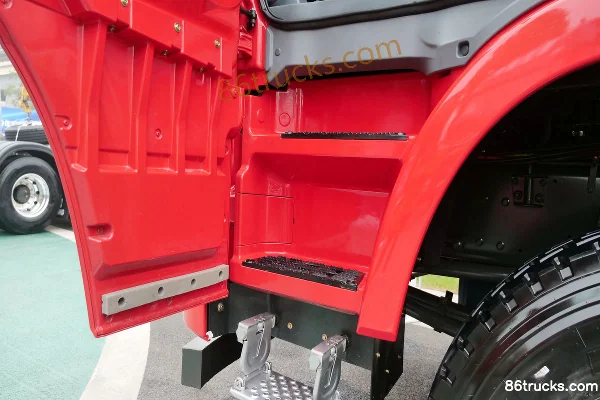 XCMG Hanfeng G7 430 hp 8X4(12 wheels) 8.2m Dump Truck Cab (3) | 86Trucks