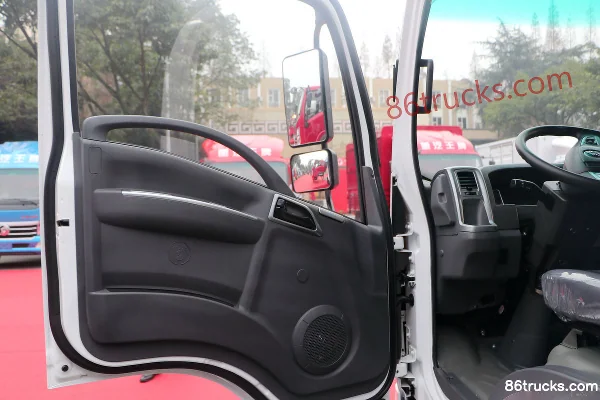 Sinotruk Ace Yishi 4.5T 4X2(6 wheels) 4.15m Single Row Electric Van Light Truck Chassis 91.1kWh Interior (1) | 86Trucks