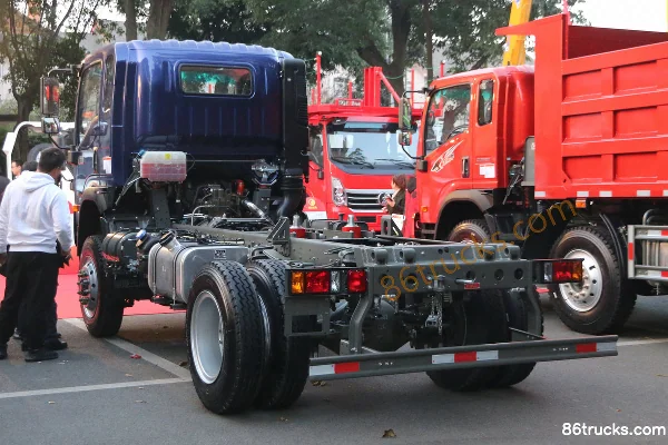 Sinotruk Jieshi 140 ch 4X4(6 roues) camion benne Extérieur (3) | 86Trucks