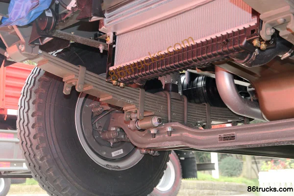Sinotruk Ruishi 150hp 4X2(6 wheels) 4.16m Single Row Stake Truck Chassis (2) | 86Trucks