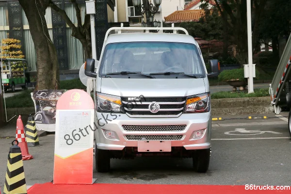 Sinotruk Wangpai W1 133hp 4X2(6 wheels) 2.6m Double Row Flatbed Micro Truck (China VI) Exterior (2) | 86Trucks