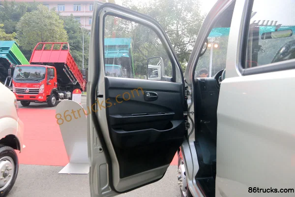 Sinotruk Wangpai W1 133hp 4X2(6 wheels) 2.6m Double Row Flatbed Micro Truck (China VI) Cab (1) | 86Trucks