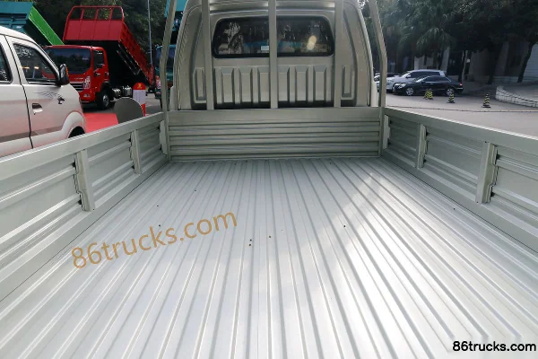Sinotruk Wangpai W1 133hp 4X2(6 wheels) 2.6m Double Row Flatbed Micro Truck (China VI) Body (3) | 86Trucks