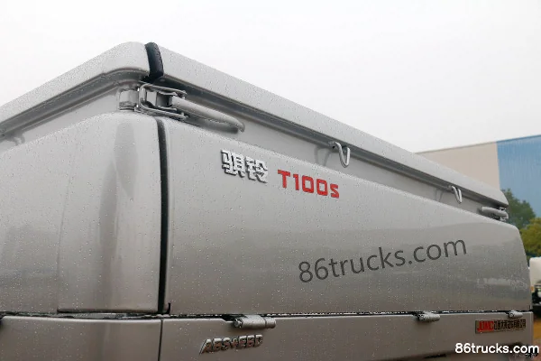 Qiling Auto T100 2017 Luxury 2.2L Gasoline 112 hp 2WD Double Cab Pickup Official Photos (2) | 86Trucks