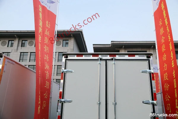 Tangjun Ouling T1 Series 6T 4.15m Single Row Pure Electric Van Light Truck 81.1kWh 4X2(6 wheels) Chassis (1) | 86Trucks