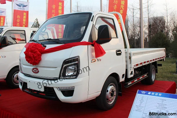 Tangjun Ouling V5 Series 88 hp 4X2(6 wheels) Diesel 3.01m Single Row Stake Light Truck Exterior (3) | 86Trucks