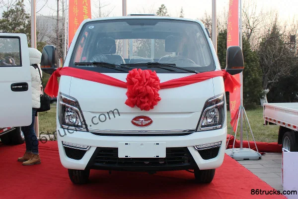 Tangjun Ouling V5 Series 88 hp 4X2(6 wheels) Diesel 3.01m Single Row Stake Light Truck Exterior (2) | 86Trucks