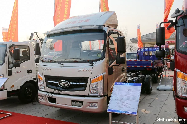 Tangjun Ouling T7 Series Sudakechuang Edition 156 hp 4X2(6 wheels) 4.1m Single Row Stake Truck Exterior (3) | 86Trucks