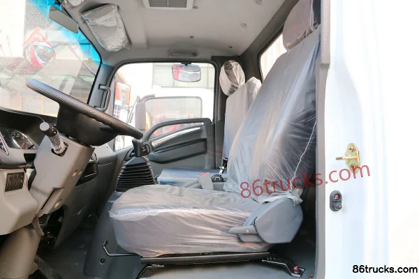 Tangjun Ouling K3 Series 130hp 4X2(6 wheels) 4.15m Single Row Flatbed Light Truck (China VI) Cab (3) | 86Trucks