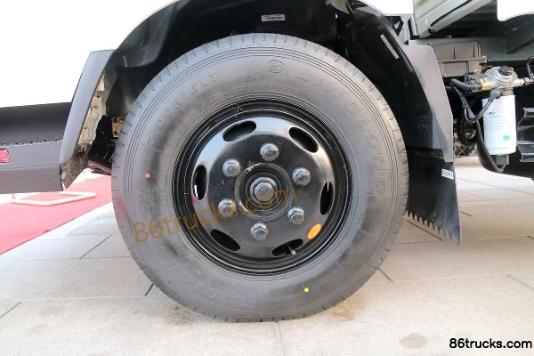 Tangjun Ouling K3 Series 130hp 4X2(6 wheels) 4.15m Single Row Flatbed Light Truck (China VI) Chassis (2) | 86Trucks