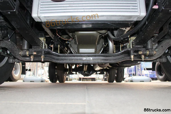 Tangjun Ouling K7 Series 4X2(6 wheels) 4.1m Single Row Flatbed Light Truck (China VI) Chassis (1) | 86Trucks