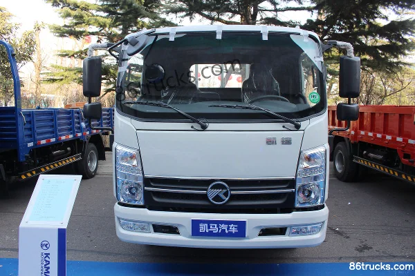 Kama Kaijie M3 130hp 4X2(6 wheels) 4.2m Single Row Flatbed Light Truck Exterior (2) | 86Trucks