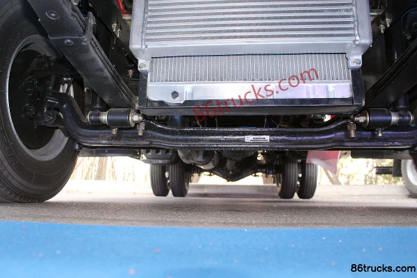 Kama Kaijie M3 130hp 4X2(6 wheels) 4.2m Single Row Flatbed Light Truck Chassis (2) | 86Trucks