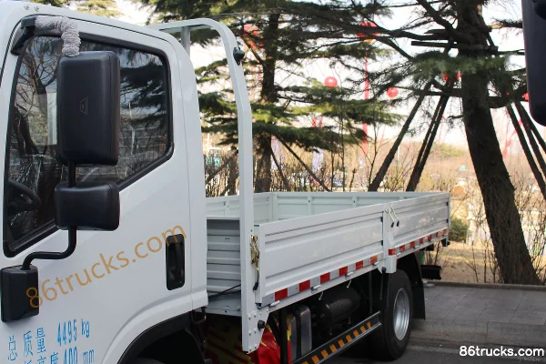 Kama Kaijie M3 130hp 4X2(6 wheels) 4.2m Single Row Flatbed Light Truck Body (1) | 86Trucks