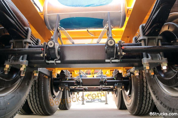 CIMC Huajun 20ft Gooseneck Skeleton Trailer (Container Transport Semi-Trailer) Cab (3) | 86Trucks