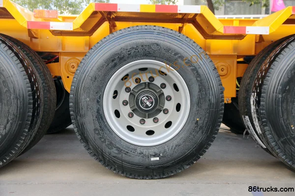 CIMC Huajun 30ft Gooseneck Skeleton Trailer (Container Transport Semi-Trailer) Cab (2) | 86Trucks