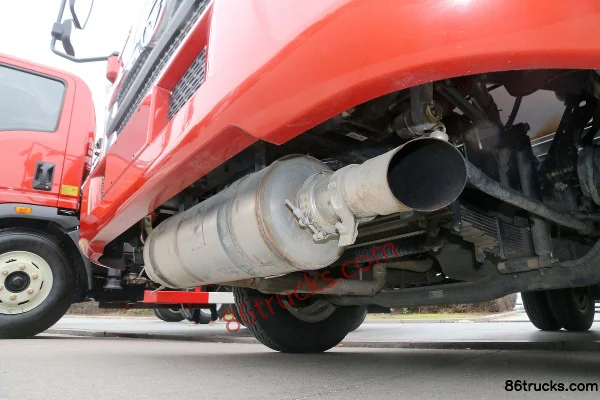 Sinotruk Haoman H3 115hp 4X2(6 wheels) 4.05m Single Row Flammable Liquid Van Truck (Huato Brand) Chassis (1) | 86Trucks