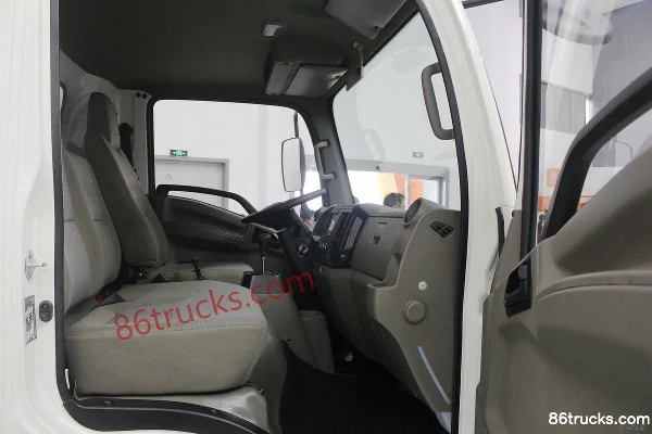 Qiling Auto EV300 4.5T 4.15m Single Row Pure Electric Van Light Truck 86.02kWh 4X2(6 wheels) Interior (1) | 86Trucks
