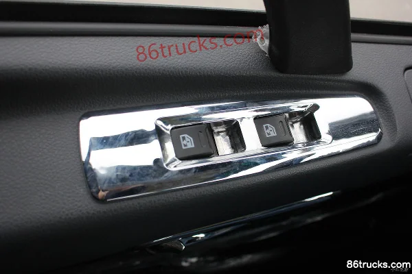 Sinotruk HOWO H5 340 ch 8X4(12 roues) 7,99 m³ camion malaxeur Cabine (3) | 86Trucks