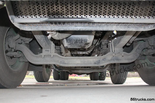 Sinotruk HOWO H5 340 ch 8X4(12 roues) 7,99 m³ camion malaxeur Châssis (1) | 86Trucks