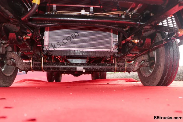 Changan Kuayue D5 PLUS confort 2.0L 144 ch 4X2(6 roues) essence 2,85 m petit camion à ridelles double cabine Châssis (1) | 86Trucks