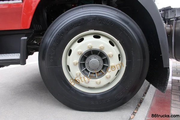 Sinotruk HOWO MANH5 Heavy Truck 340 hp 4X2(6 wheels) Tractor Truck Chassis (2) | 86Trucks