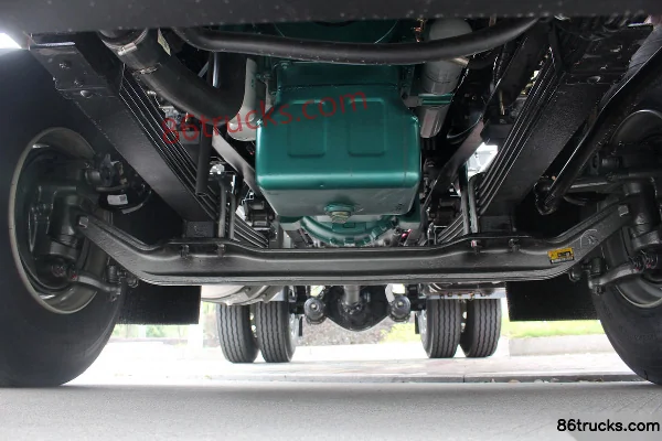Sinotruk HOWO MANH5 Heavy Truck 340 hp 4X2(6 wheels) Tractor Truck Chassis (1) | 86Trucks