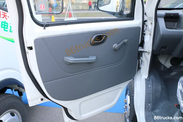 Kama K01 3.5T 2.95m Single Row Pure Electric Van Mini Truck 45.1kWh 4X2(6 wheels) Interior (1) | 86Trucks